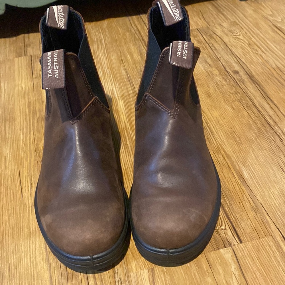 Blundstone boots size 7